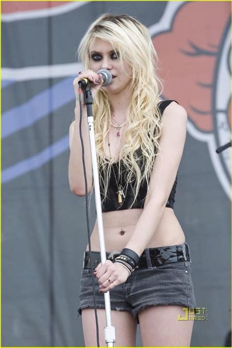 Pin By Lizzy ♡♥♡ On The Pretty Reckless Taylor Momsen