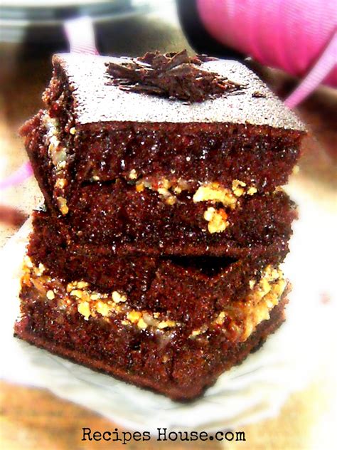 Masukkan tepung gandum, soda bikarbonat dan baking powder, blend hingga sebati. Julia Homemade: Apam Balik Coklat