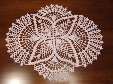 Schema su carta a quadretti per realizzare i tre schema uncinetto uncinetto motivo all'uncinetto bambole all'uncinetto punti all'uncinetto modelli di centrino abito da ballerina. centrino modello vintage uncinetto euro 30.00 | Crochet doilies, Crochet, Pattern
