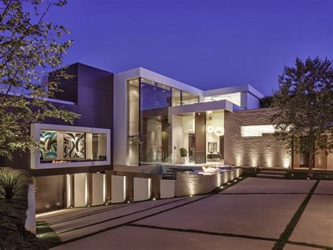 Outstanding Modern Mansions For Luxury Living