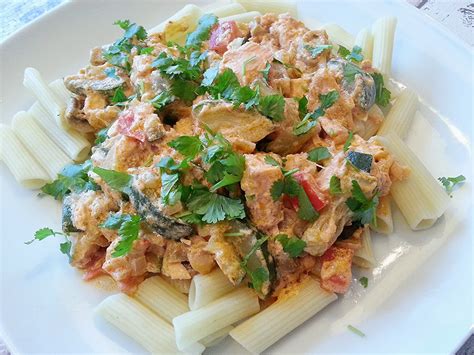 Koken met Rianne Pasta met zalm en rode pesto