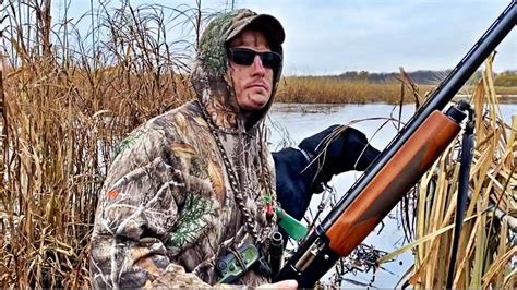 Amazing Retrieve Wisconsin Duck Hunting Youtube