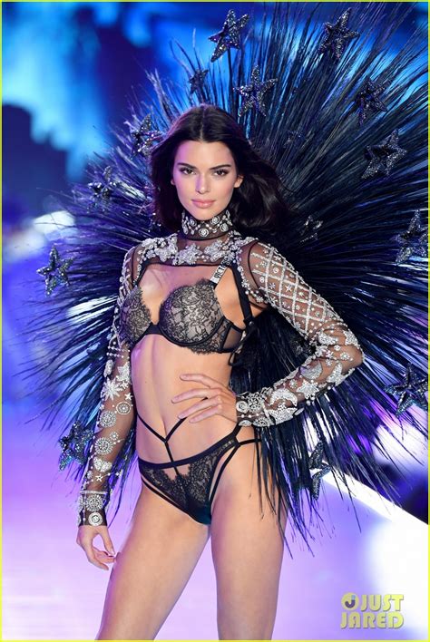 Kendall Jenner Makes A Triumphant Comeback On The Victoria S Secret Runway For The Fashion Show