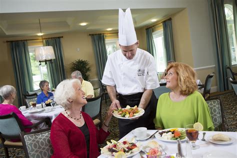 6 Ways Senior Living Communities Focus On Dining