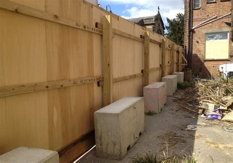 free standing timber hoarding nationwide installation safesite facilities
