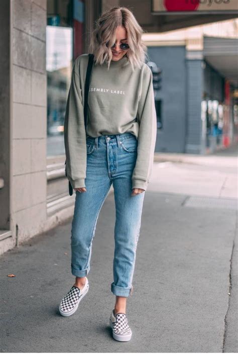 Mom Jeans And Hoodie Outfit Outfits For Skinny Women Casual Wear