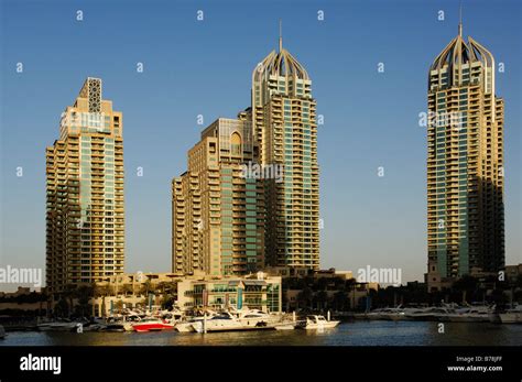 Dubai Hochhaus Hi Res Stock Photography And Images Alamy