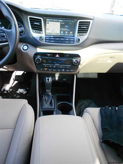 Hyundai company is not new for. 2016 Hyundai Tucson Review - Interior Photos 7