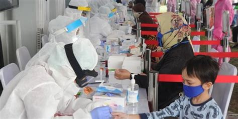 Kedatangan vaksin corona sinovac yang dikembangkan perusahaan farmasi china telah tiba di indonesia. Bio Farma Produksi Massal Vaksin Sinovac Akhir Januari ...