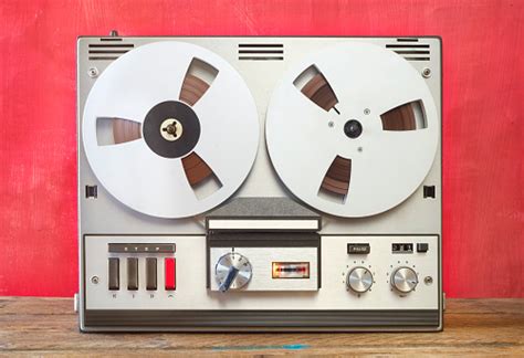 Vintage Reel To Reel Tape Recorder Nostalgic Audio Gear Fotografie Stock E Altre Immagini Di