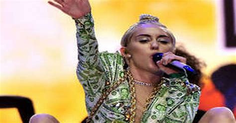 Miley Cyrus Banned From Dominican Republic Daily Star