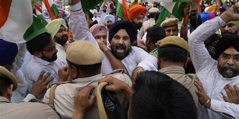 La Fuga Del Leader Indipendentista Sikh Che Sta Bloccando Unintera Regione Dellindia Il Post