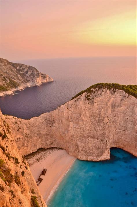 Las Encantadoras Playas De Navagio Grecia Places To Go Places To