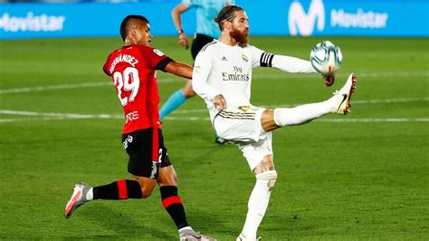 Sergio Ramos Free Kick Sends Real Madrid Back To Top Of La Liga News