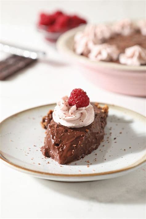 How To Make A Chocolate Pudding Pie With Graham Cracker Crust