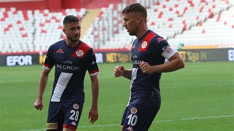 Antalyaspor I Sahada Galip Gelemiyor Futbol Haberleri Spor