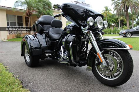 Traction control, electronically link abs brakes, new suspension to just name. 2012 Harley Davidson Ultra Classic Touring Trike 103