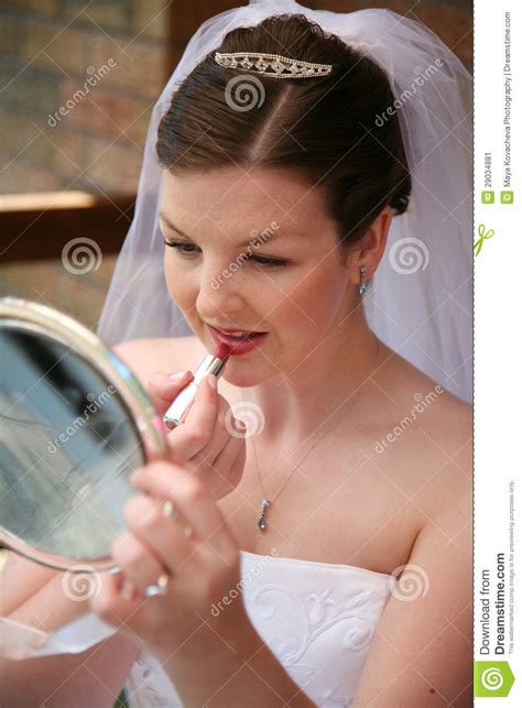 Bride Putting Lipstcik Stock Image Image Of Gaze Garment 29034881