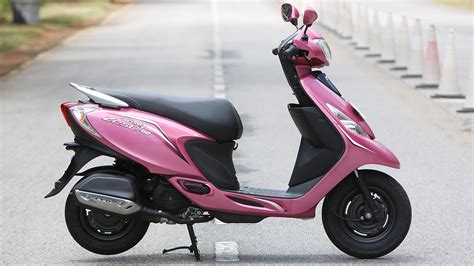 Tvs offers 6 new scooty models in india. TVS Scooty Zest 110 2014 - Price, Mileage, Reviews ...