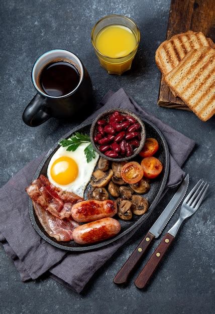 Desayuno Ingl S Completo Frito Con Huevos Fritos Salchichas Tocino Morcilla Frijoles