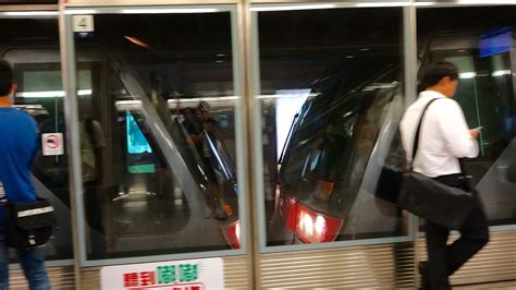 Coupled Train Sets On The Hong Kong Mtr Checkerboard Hill
