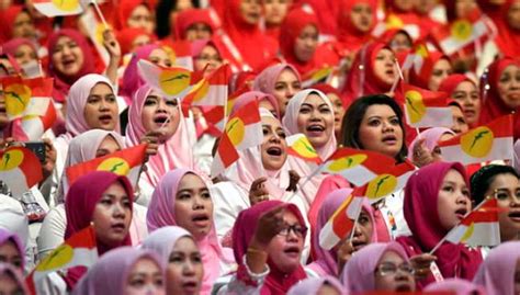 Umno divisions meet to choose Wanita, Youth and Puteri leaders | Free Malaysia Today (FMT)