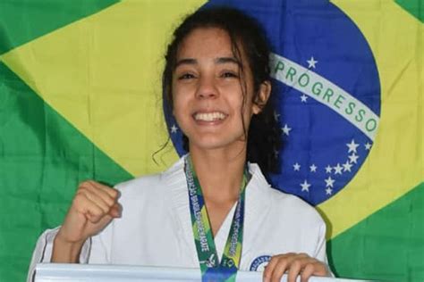 lagoa real atleta de 16 anos é classificada para a final do campeonato brasileiro de karatê