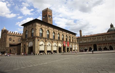 Great savings on hotels in bologna, italy online. Bologna si riappropria del suo centro storico