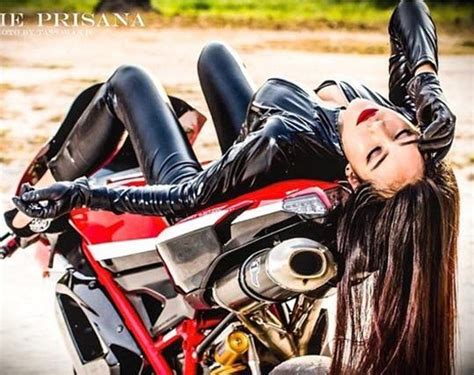 Пин от пользователя Umair King на доске Girls On Sportsbike Девушки