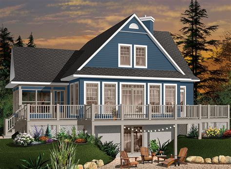 Lake Front Cottage Home Design With Large Deck