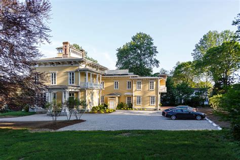 Check spelling or type a new query. The Spicer Mansion Trusts the DUX® Bed | DUXIANA