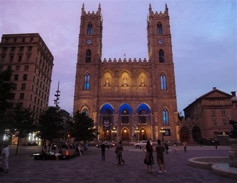 La Basilique Notre Dame De Montréal Ombrages