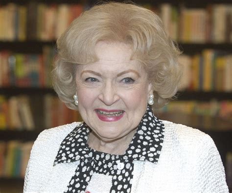 Betty White Biography Childhood Life Achievements And Timeline