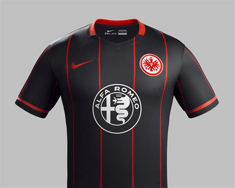 Ins, outs, loan deals, reinforcements and possible signings at besoccer.com. I nuovi kit Nike dell'Eintracht Frankfurt - Marte