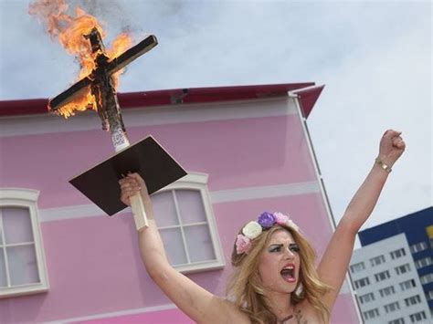 Protesters Crash Barbies Dreamhouse Party In Berlin