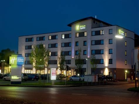 Der tiefgaragenparkplatz des hotels befindet sich etwa 4,5 kilometer vom airport hamburg entfernt. Holiday Inn Express Köln Mülheim, Tagungshotel in Köln ...