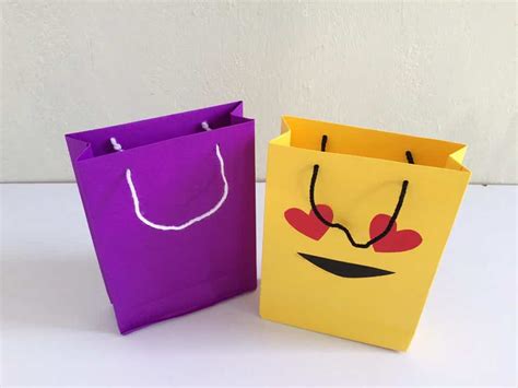How To Make A Construction Paper Bag