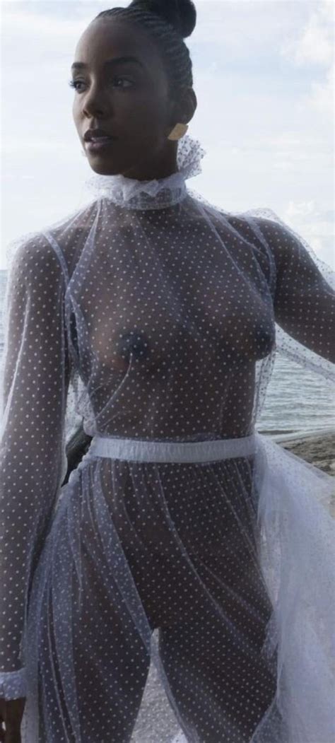 Kelly Rowland In A See Through Dress Cufo510