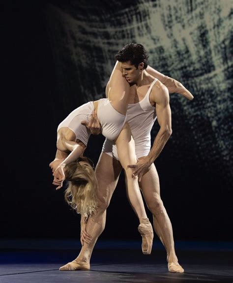 Pin By Pedro Velazquez On Ballet Ballet Roberto Bolle Dancer