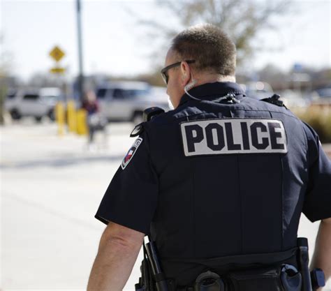 How police can improve efficiency with civilian personnel