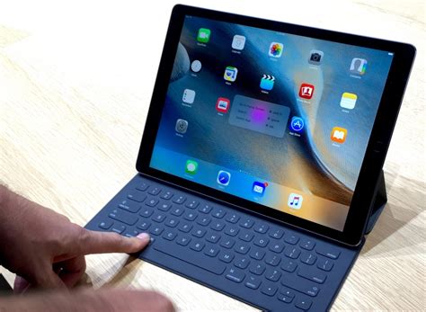 And first available in november 2015. iPad Pro Review: Detailed Look At Specs, Price, Features ...