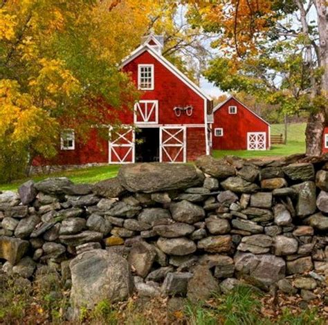 45 Beautiful Rustic And Classic Red Barn Inspirations Red Barns