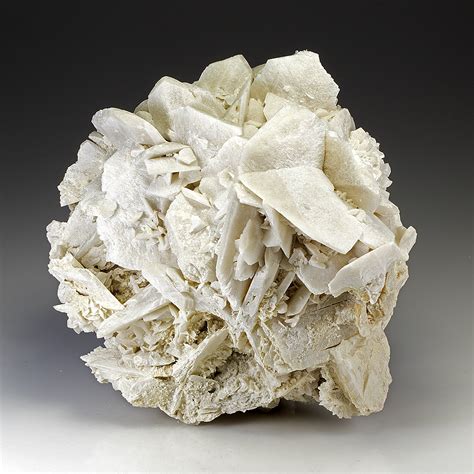 The gypsum is offered in the form of lumps having a maximum purity of 98%. Gypsum - Minerals For Sale - #8601291