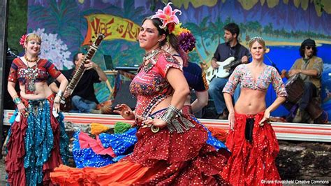 La Rica Y Festiva Cultura De Los Gitanos En El Mundo Tlc Flamenco
