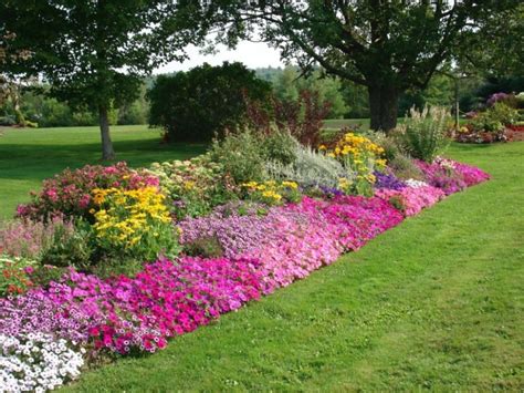 18 Flower Bed Ideas And Designs With Pictures Decor Or Design
