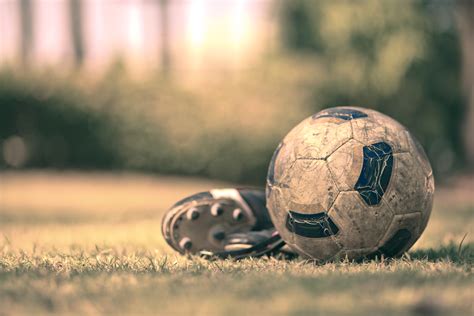 Szavazás magyar válogatott foci eb 2016 uefa király gábor. Eb-labdák: A világbajnokság árnyékában - Foci Eb 2016