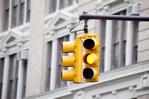 Earlier This Year Chicago Shorted Their Yellow Traffic Lights By