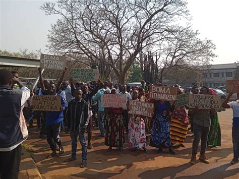 Anti Ansah Demos Msundwe ‘barracks Business Operators Demand Compensation From Malawians