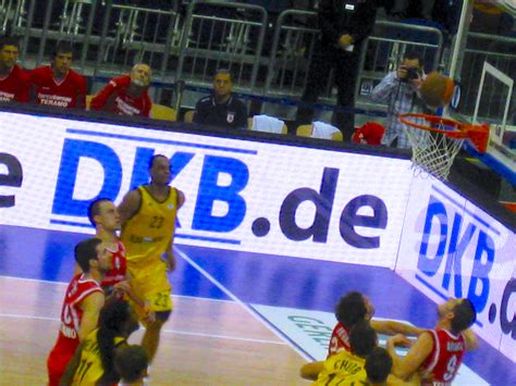 In kleinmachnow besteht die berlin brandenburg international scholl seit 25 jahren. SportConcierge - Brandenburg - Bundesliga - Basketball ...