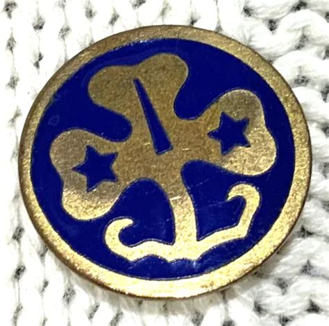 Vintage Gold Tone Blue Enamel Girl Scout Trefoil World Association Pin
